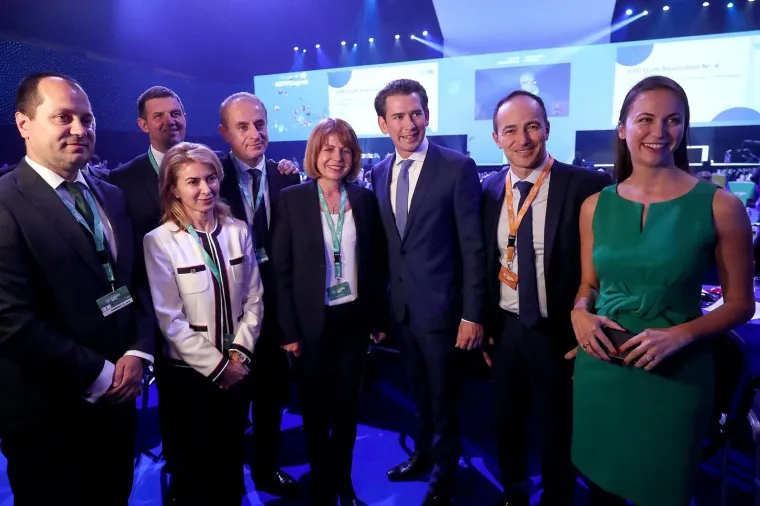 Pučani i službeno za novog &scaron;efa izabrali Tuska, u Zagrebu govorile Merkel, von der Leyen...