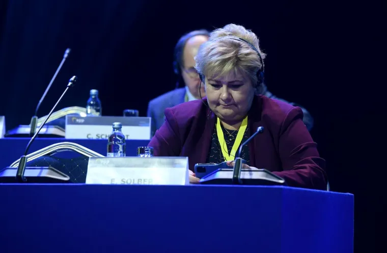 Pučani i službeno za novog &scaron;efa izabrali Tuska, u Zagrebu govorile Merkel, von der Leyen...