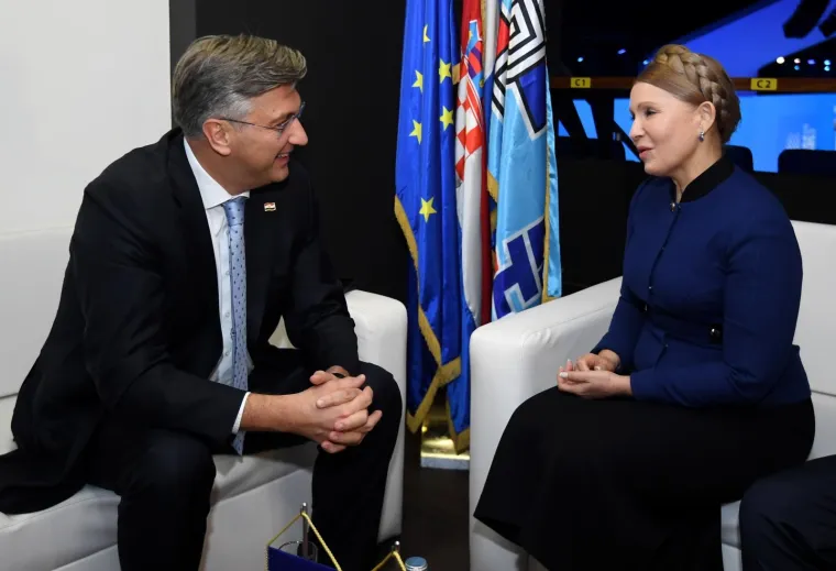 20.11.2019., Zagreb - Prvi dan dvodnevnog 24. izbornog kongresa Europske pucke stranke (EPP) u zagrebackoj Areni. Vise od 2000 sudionika iz 40 zemalja tijekom kongresa izabrat ce novo vodstvo Europske pucke stranke. Bilateralni sastanak premijera Andreja Plenkovica s Juliom Timosenko, predsjednicom Sveukrajinskog saveza Domovina iz Ukrajine Photo: Marko Lukunic/PIXSELL