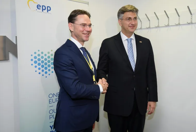 20.11.2019., Zagreb - Bilateralni sastanak premijera Andreja Plenkovica s Jyrkiem Katainenom, potpredsjednikom Europske komisije za radna mjesta, rast ulaganja i konkurentnostPhoto: Marko Lukunic/PIXSELL