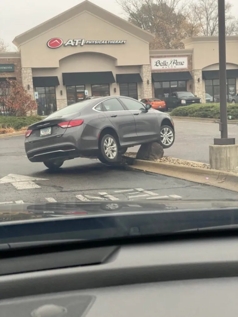 NAŽALOST, OVAKVA GLUPOST JE NEIZLJEČIVA: Mora da su puno puta pali na glavu jer za ovakve gluposti nema obja&scaron;njenja