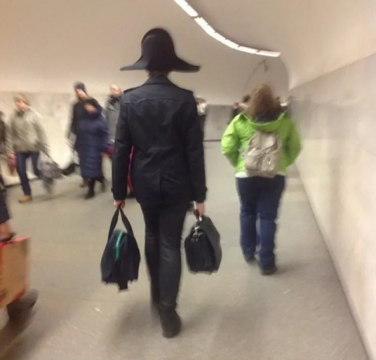 TKO IH JE PUSTIO DA OVAKVI IZAĐU IZ KUĆE? Modne kombinacije od kojih je i najhrabrijima lo&scaron;e