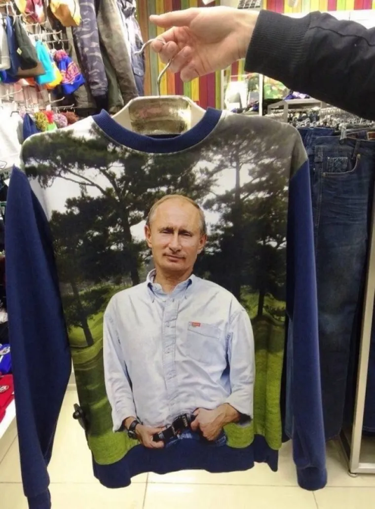 TKO IH JE PUSTIO DA OVAKVI IZAĐU IZ KUĆE? Modne kombinacije od kojih je i najhrabrijima lo&scaron;e