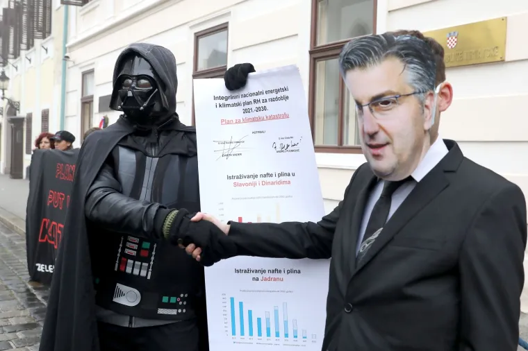 Darth Vader do&scaron;ao Plenkoviću na Markov trg: 'Plan Vlade je put u katastrofu...'