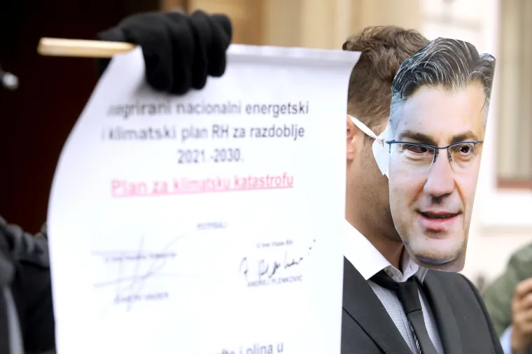 Darth Vader do&scaron;ao Plenkoviću na Markov trg: 'Plan Vlade je put u katastrofu...'