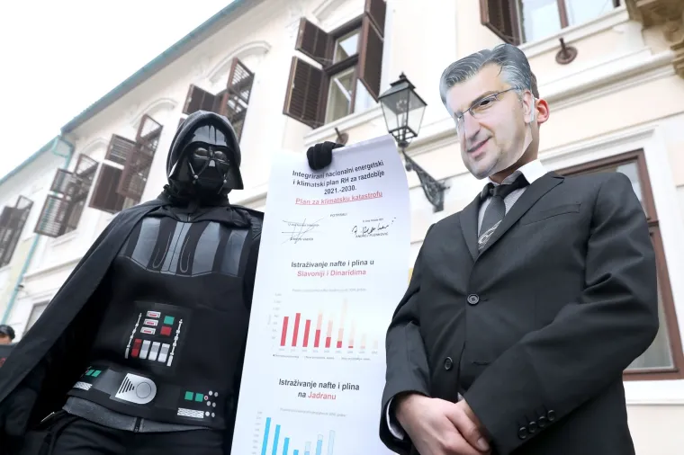 Darth Vader do&scaron;ao Plenkoviću na Markov trg: 'Plan Vlade je put u katastrofu...'