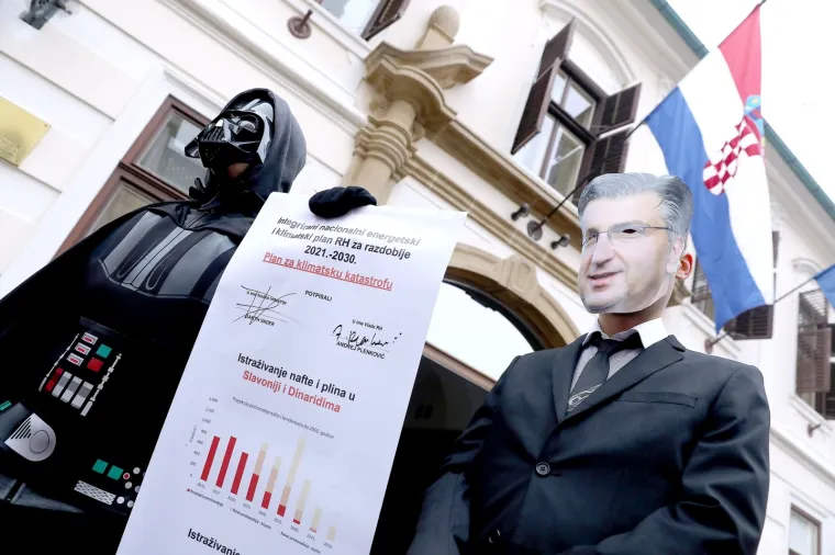 Darth Vader do&scaron;ao Plenkoviću na Markov trg: 'Plan Vlade je put u katastrofu...'