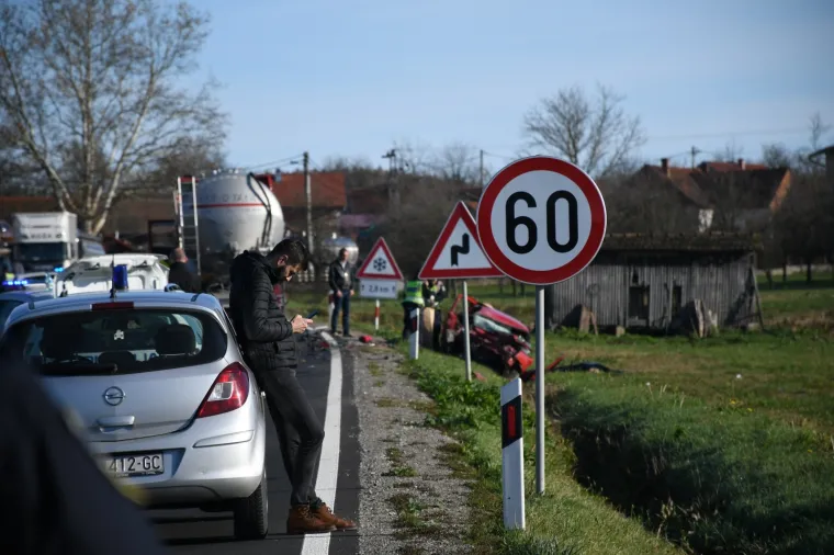 Stravična nesreća kod Grubi&scaron;nog Polja: U sudaru s kamionom poginula vozačica Clia