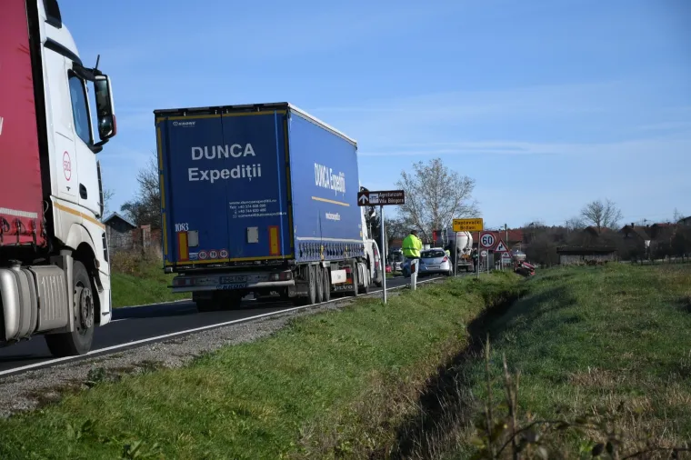 ŽENA POGINULA U STRAVIČNOJ NESREĆI KOD GRUBIŠNOG POLJA: Sudarila se s kamionom