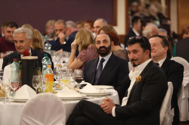 Državni vrh u dobrom raspoloženju! Predsjednica i premijer zvijezde Sinjske noći u Zagrebu