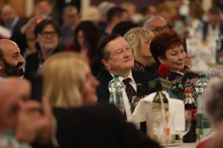 Državni vrh u dobrom raspoloženju! Predsjednica i premijer zvijezde Sinjske noći u Zagrebu