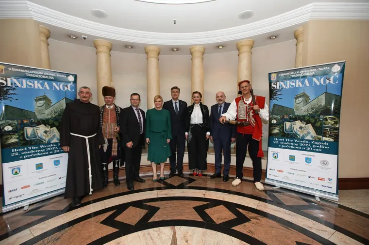 Državni vrh u dobrom raspoloženju! Predsjednica i premijer zvijezde Sinjske noći u Zagrebu