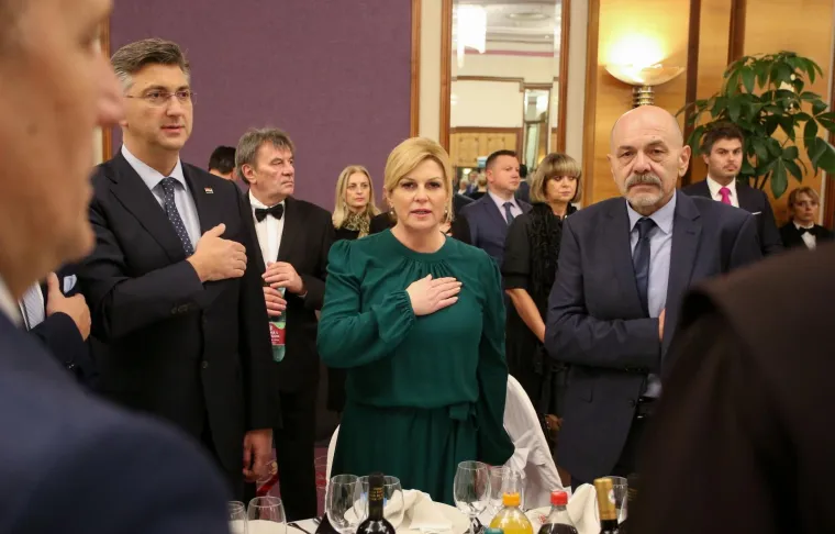 Državni vrh u dobrom raspoloženju! Predsjednica i premijer zvijezde Sinjske noći u Zagrebu
