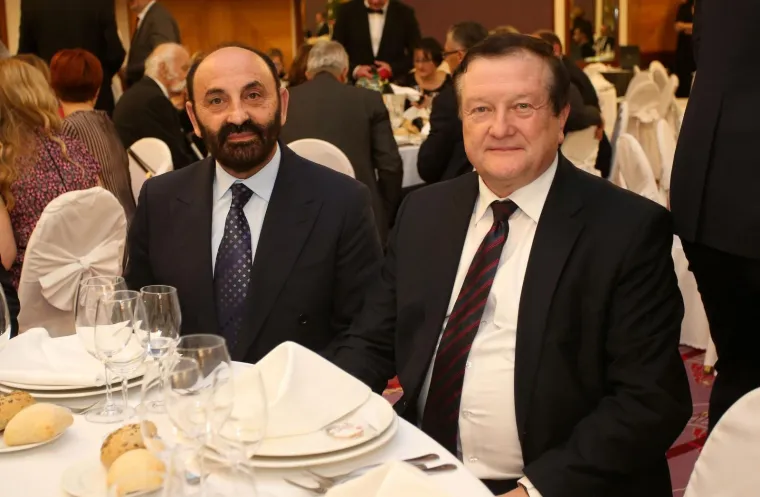 Državni vrh u dobrom raspoloženju! Predsjednica i premijer zvijezde Sinjske noći u Zagrebu