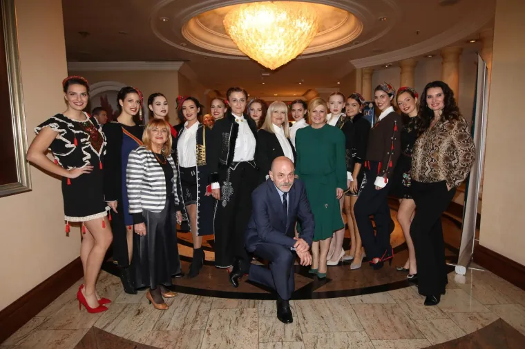 Državni vrh u dobrom raspoloženju! Predsjednica i premijer zvijezde Sinjske noći u Zagrebu