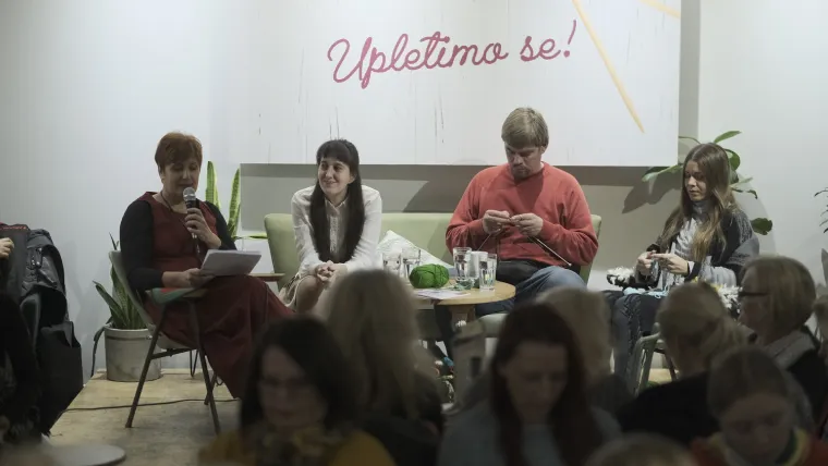 &Scaron;trikeraj cafe i udruga Ozana pokrenuli su akciju 'Upletimo se' iz želje njihovih korisnika, osoba s intelektualnim te&scaron;koćama i djeca s te&scaron;koćama u razvoju, da barem jednom godi&scaron;nje pomažu nekome drugome