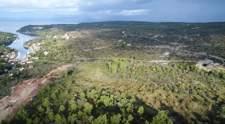 Ključni dio važne obilaznice: Probijen prvi tunel na Braču, kraj radova očekuje se već iduće godine