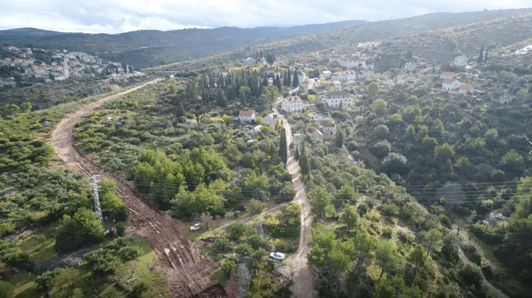 Ključni dio važne obilaznice: Probijen prvi tunel na Braču, kraj radova očekuje se već iduće godine