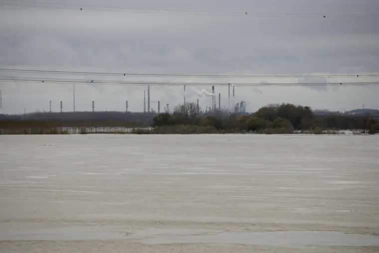 Potopljen sjever Italije: Evakuirano 700 ljudi, stanovnike Venecije zabrinjava novi val