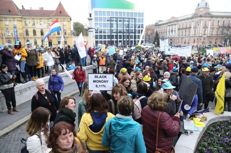 Tisuće ljudi na prosvjedu za veće plaće učitelja, njihove poruke morate pročitati: 'Sru&scaron;it ćemo Vladu (Kalembera)!