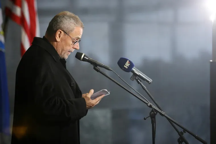 Tužan opro&scaron;taj od velikana! Na ispraćaj Branka Lustiga do&scaron;li Plenković, Bandić...