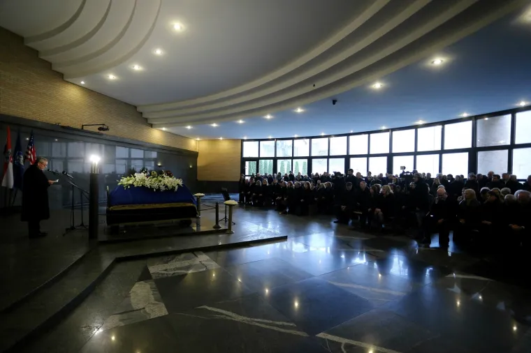 Tužan opro&scaron;taj od velikana! Na ispraćaj Branka Lustiga do&scaron;li Plenković, Bandić...