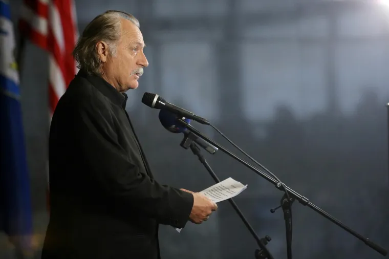 Tužan opro&scaron;taj od velikana! Na ispraćaj Branka Lustiga do&scaron;li Plenković, Bandić...