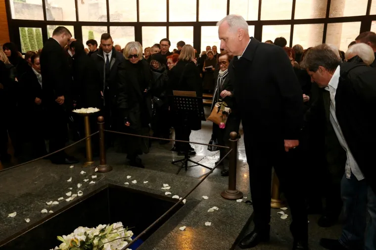 Tužan opro&scaron;taj od velikana! Na ispraćaj Branka Lustiga do&scaron;li Plenković, Bandić...