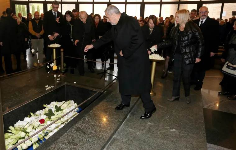 Tužan opro&scaron;taj od velikana! Na ispraćaj Branka Lustiga do&scaron;li Plenković, Bandić...