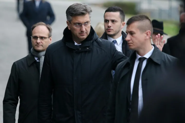 Tužan opro&scaron;taj od velikana! Na ispraćaj Branka Lustiga do&scaron;li Plenković, Bandić...