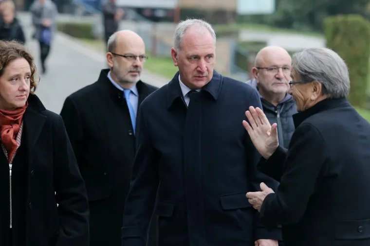 Tužan opro&scaron;taj od velikana! Na ispraćaj Branka Lustiga do&scaron;li Plenković, Bandić...