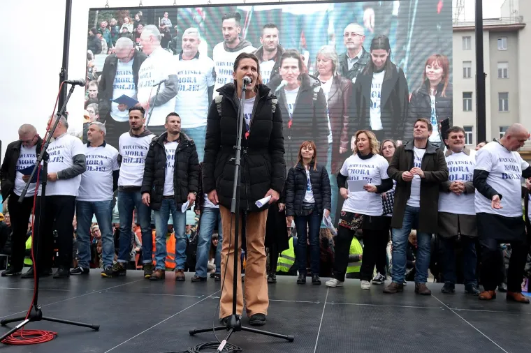 TISUĆE LJUDI U ZAGREBU PROSVJEDUJE ZA VEĆE PLAĆE U OBRAZOVANJU: 'Ne očekujemo kraj &scaron;trajka jer Vlada zasad nema ozbiljnu ponudu'
