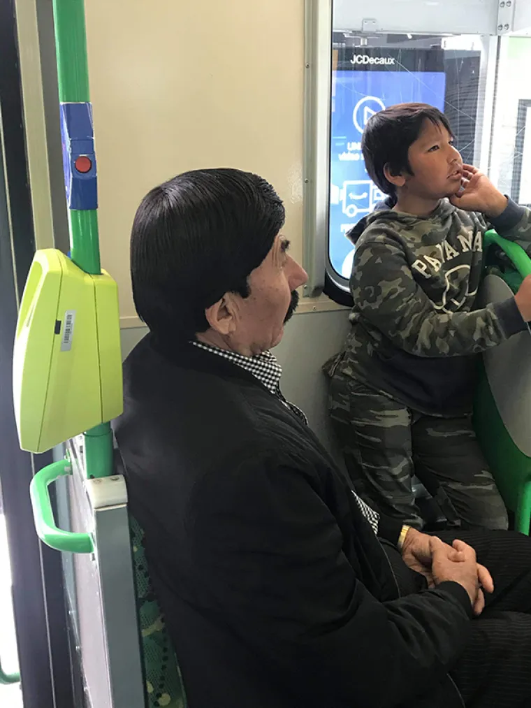 OVE LJUDE JE NETKO UVJERIO DA SU KUL: A taj se sada zlobno smije, kao i svi koji ih sretnu (ako prestravljeni ne pobjegnu)