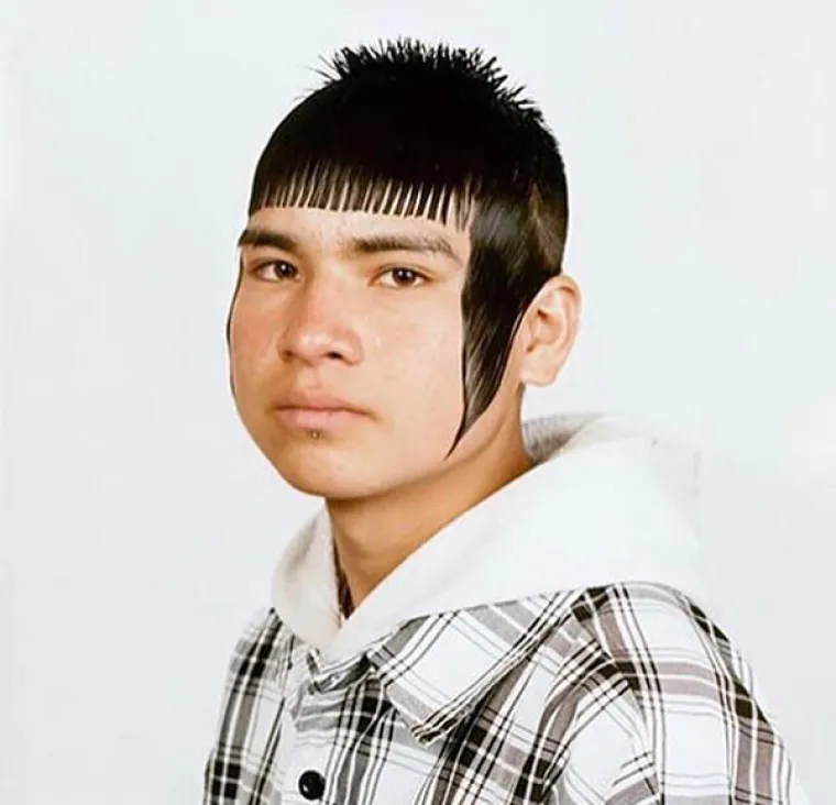 OVE LJUDE JE NETKO UVJERIO DA SU KUL: A taj se sada zlobno smije, kao i svi koji ih sretnu (ako prestravljeni ne pobjegnu)