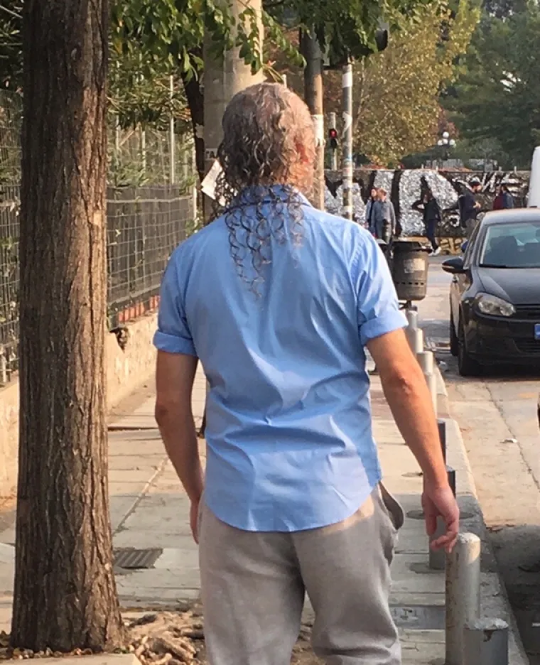 OVE LJUDE JE NETKO UVJERIO DA SU KUL: A taj se sada zlobno smije, kao i svi koji ih sretnu (ako prestravljeni ne pobjegnu)