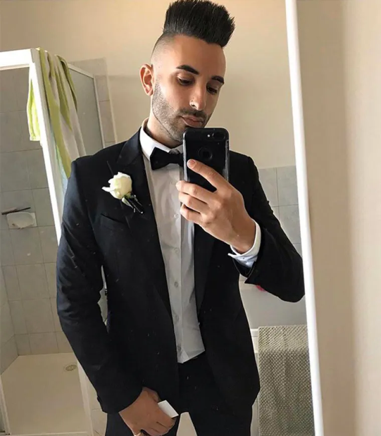 OVE LJUDE JE NETKO UVJERIO DA SU KUL: A taj se sada zlobno smije, kao i svi koji ih sretnu (ako prestravljeni ne pobjegnu)