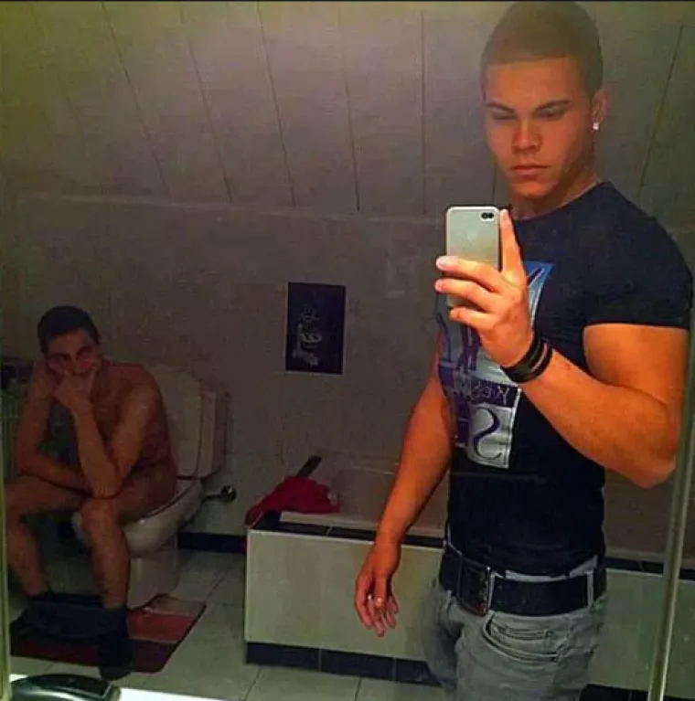 Najbizarniji selfiji ikada: Fotkali su se, a nisu ni primijetili &scaron;to je sve bilo iza njih