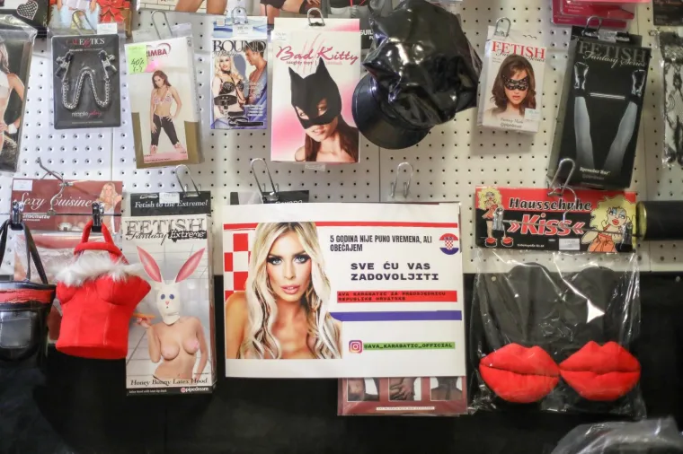 'Sve ću vas zadovoljiti': U sexy shopu počelo prikupljanje potpisa za kandidaturu Ave Karabatić