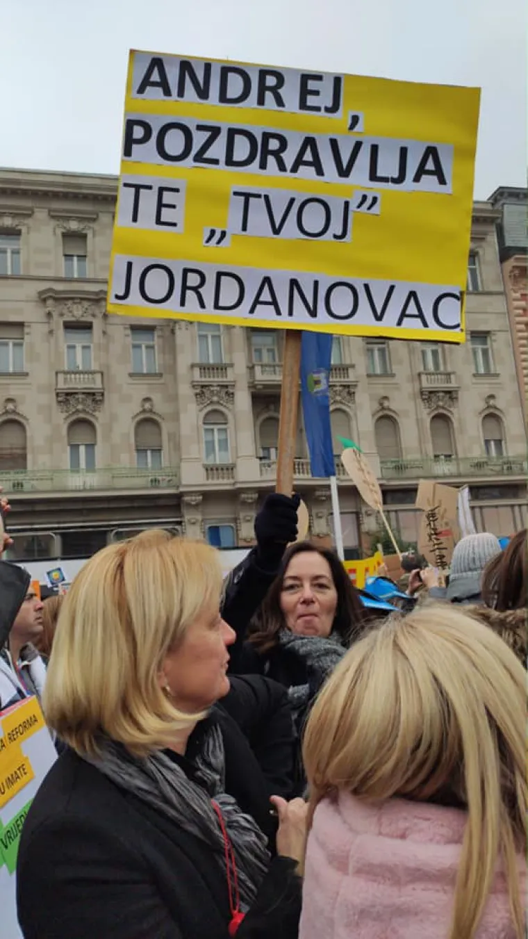 'Andrej, nismo te tako učili': Ovo su najbolji transparenti s jučera&scaron;njeg prosvjeda