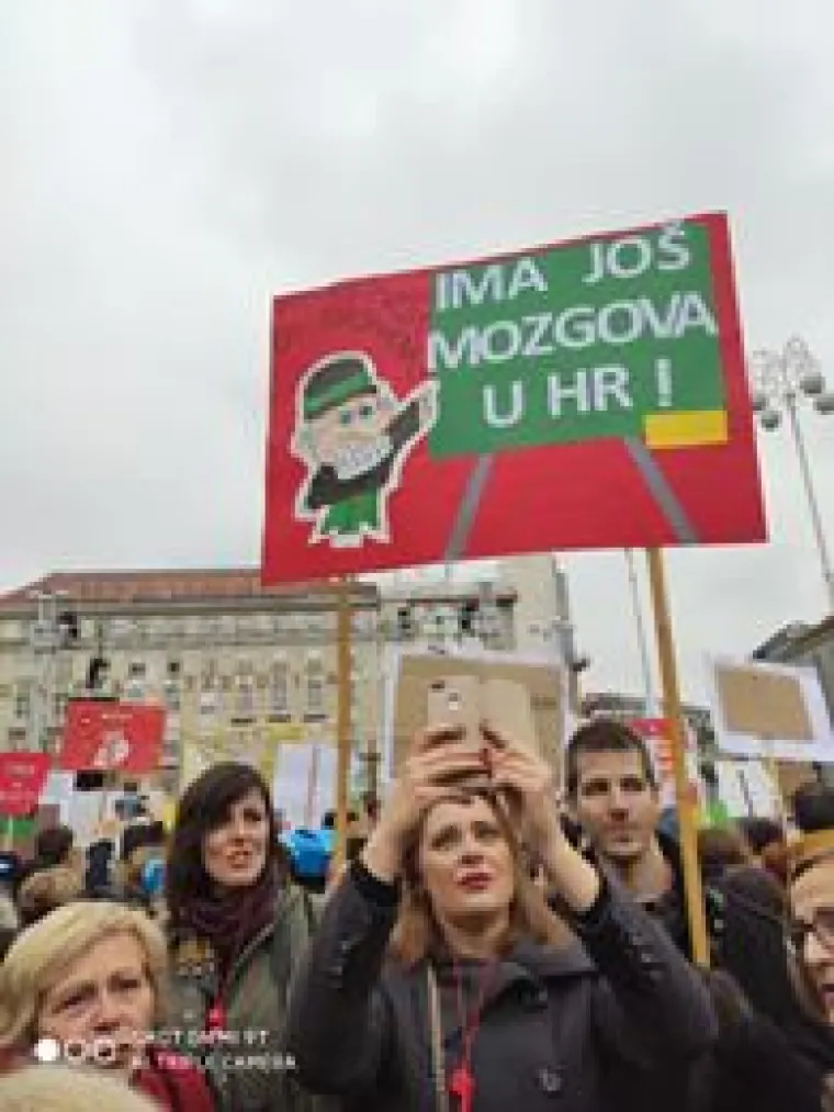 'Andrej, nismo te tako učili': Ovo su najbolji transparenti s jučera&scaron;njeg prosvjeda