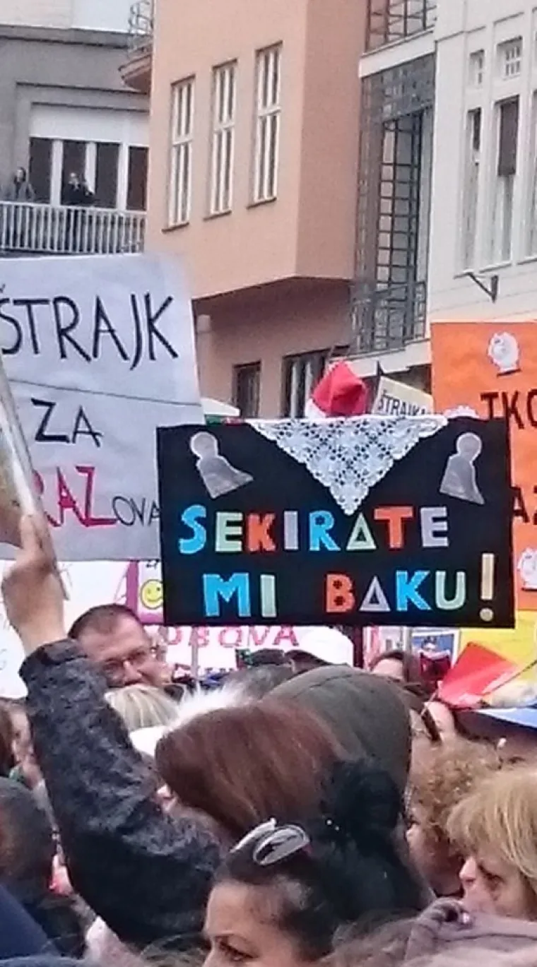 'Andrej, nismo te tako učili': Ovo su najbolji transparenti s jučera&scaron;njeg prosvjeda