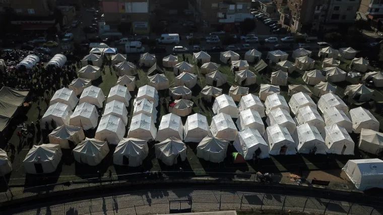 Utrka s vremenom u Albaniji: Spasioci u dramatičnoj potrazi za preživjelima pod ru&scaron;evinama zgrada