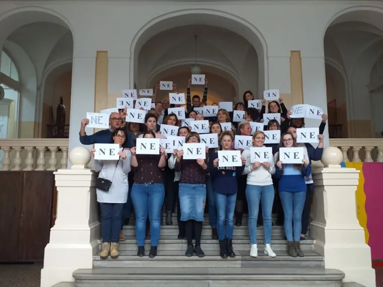 Veliko NE! Učitelji su opet bili originalni - Plenkoviću su na slikovit način poručili &scaron;to misle o njegovoj ponudi