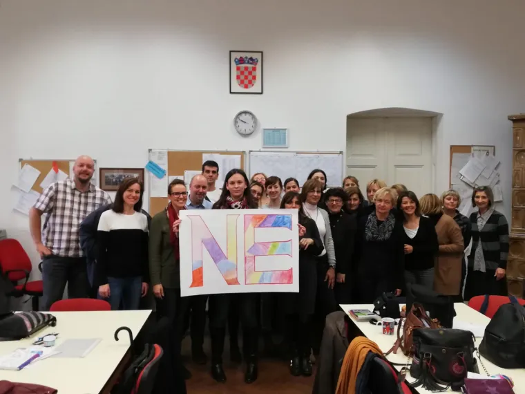 Veliko NE! Učitelji su opet bili originalni - Plenkoviću su na slikovit način poručili &scaron;to misle o njegovoj ponudi