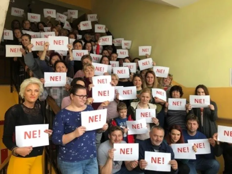 Veliko NE! Učitelji su opet bili originalni - Plenkoviću su na slikovit način poručili &scaron;to misle o njegovoj ponudi