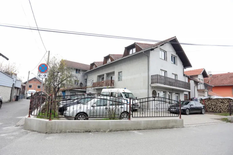 U velikoj policijskoj akciji uhićen je i predsjednik Udruge Roma: Pretres njegove kuće na Kozari boku