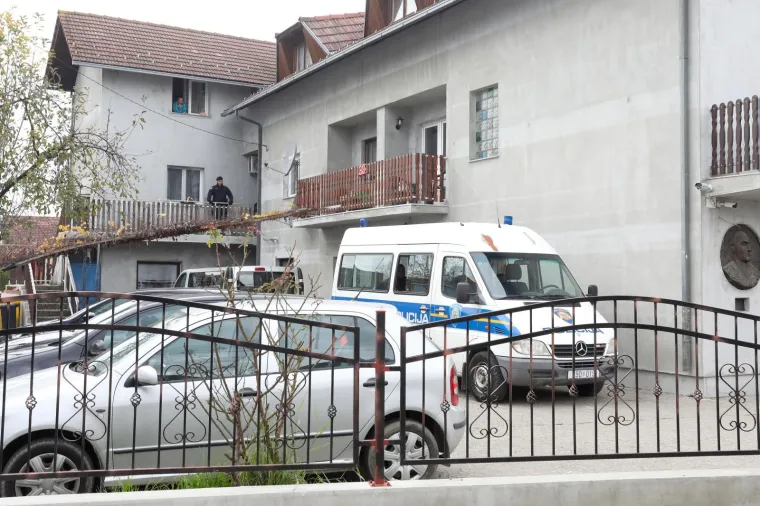 U velikoj policijskoj akciji uhićen je i predsjednik Udruge Roma: Pretres njegove kuće na Kozari boku