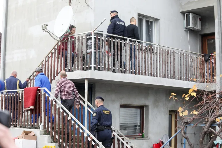 U velikoj policijskoj akciji uhićen je i predsjednik Udruge Roma: Pretres njegove kuće na Kozari boku