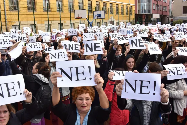 &Scaron;trajka&scaron;i milenijskom fotografijom poslali jasnu poruku Plenkoviću