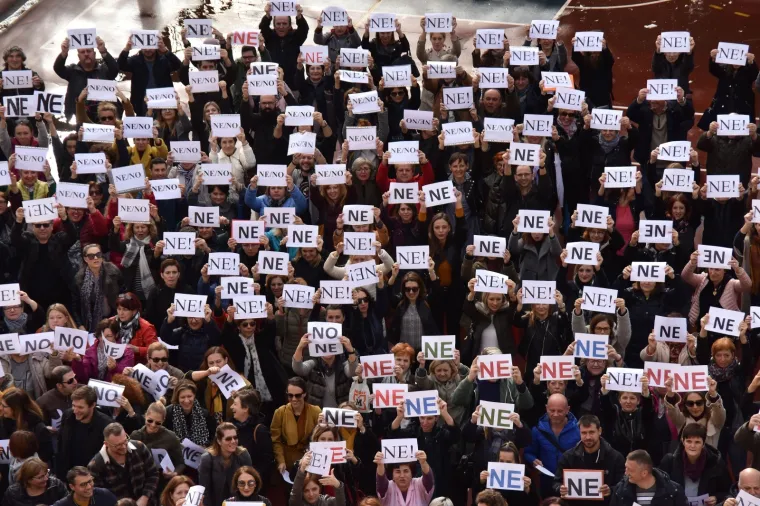 &Scaron;trajka&scaron;i milenijskom fotografijom poslali jasnu poruku Plenkoviću